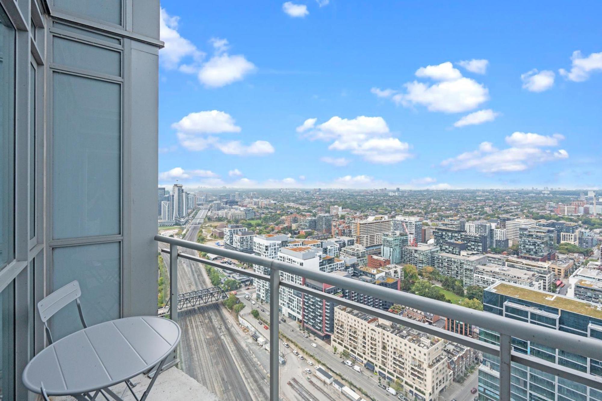 Globalstay Elegant Downtown Apartments Toronto Esterno foto